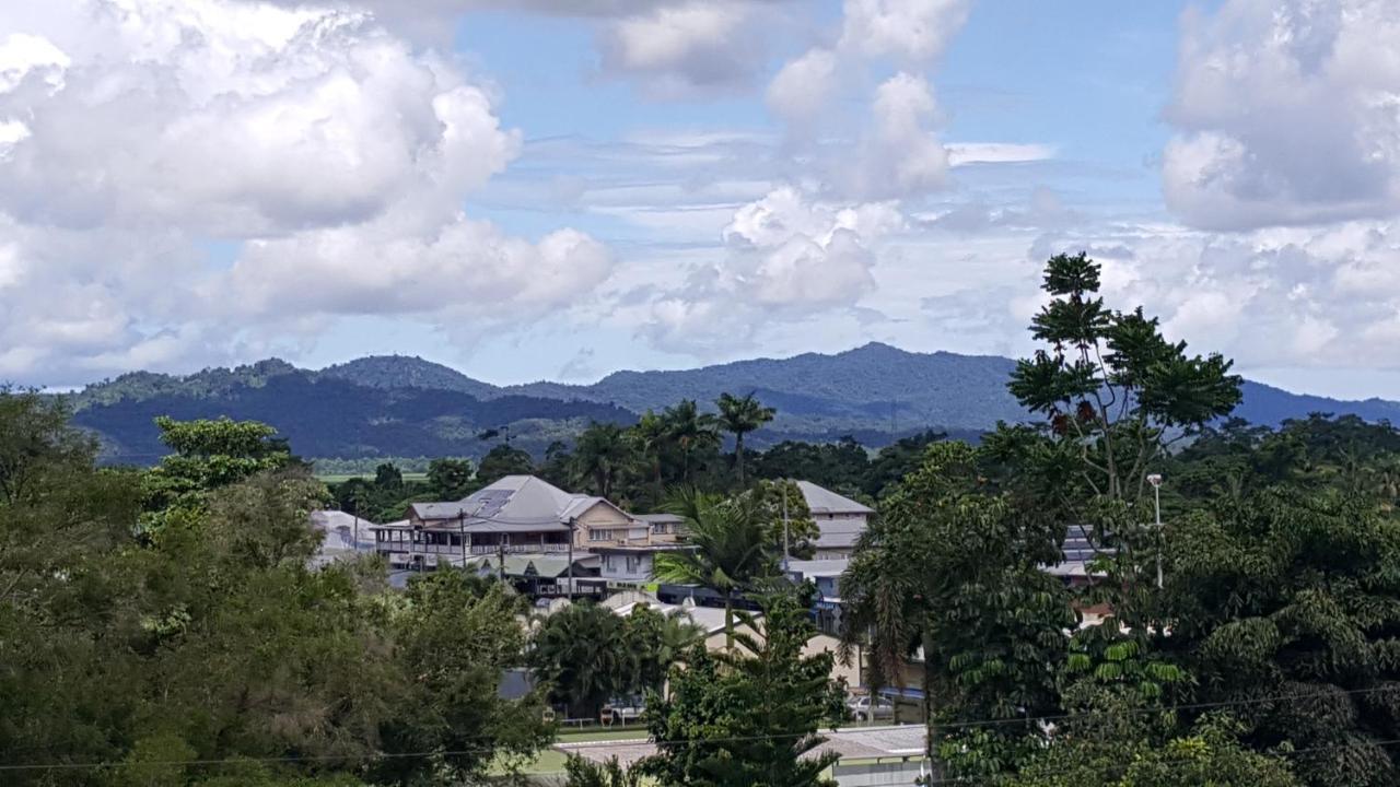 Babinda Quarters Hotel Bagian luar foto
