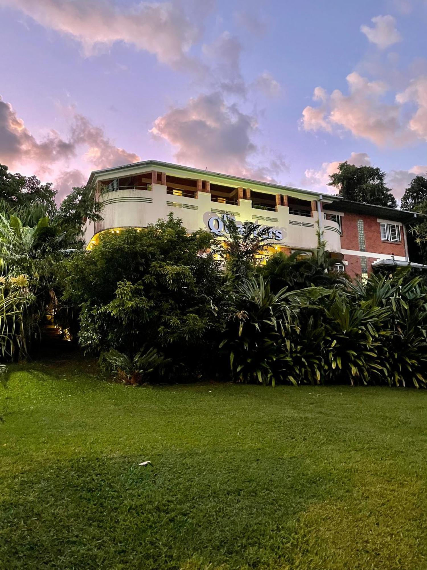 Babinda Quarters Hotel Bagian luar foto