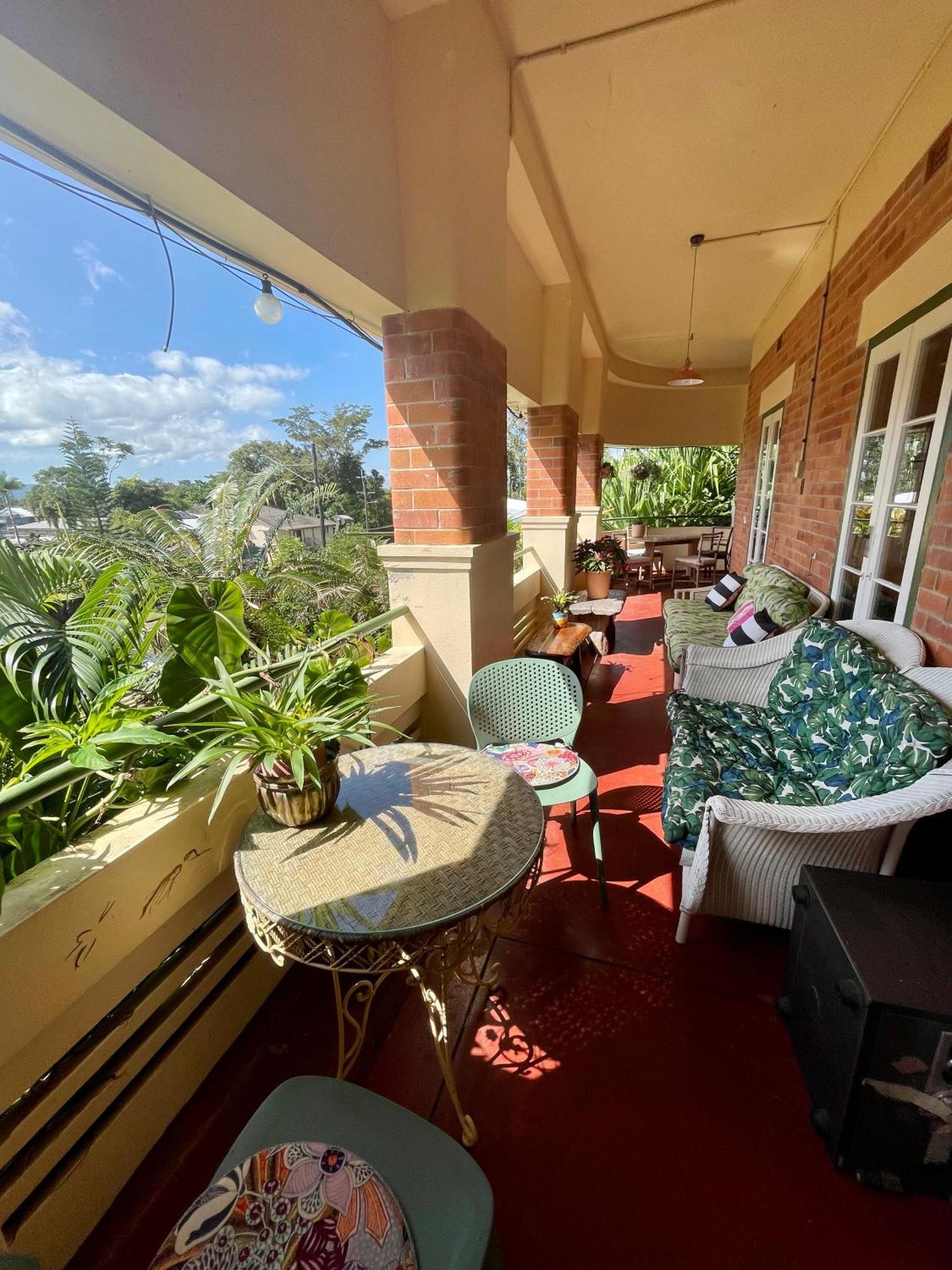 Babinda Quarters Hotel Bagian luar foto