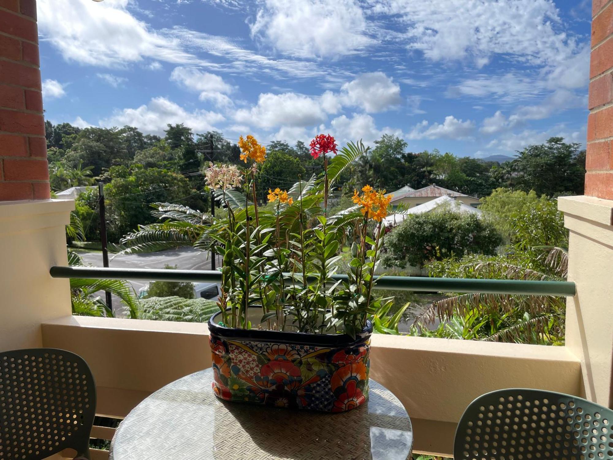 Babinda Quarters Hotel Bagian luar foto