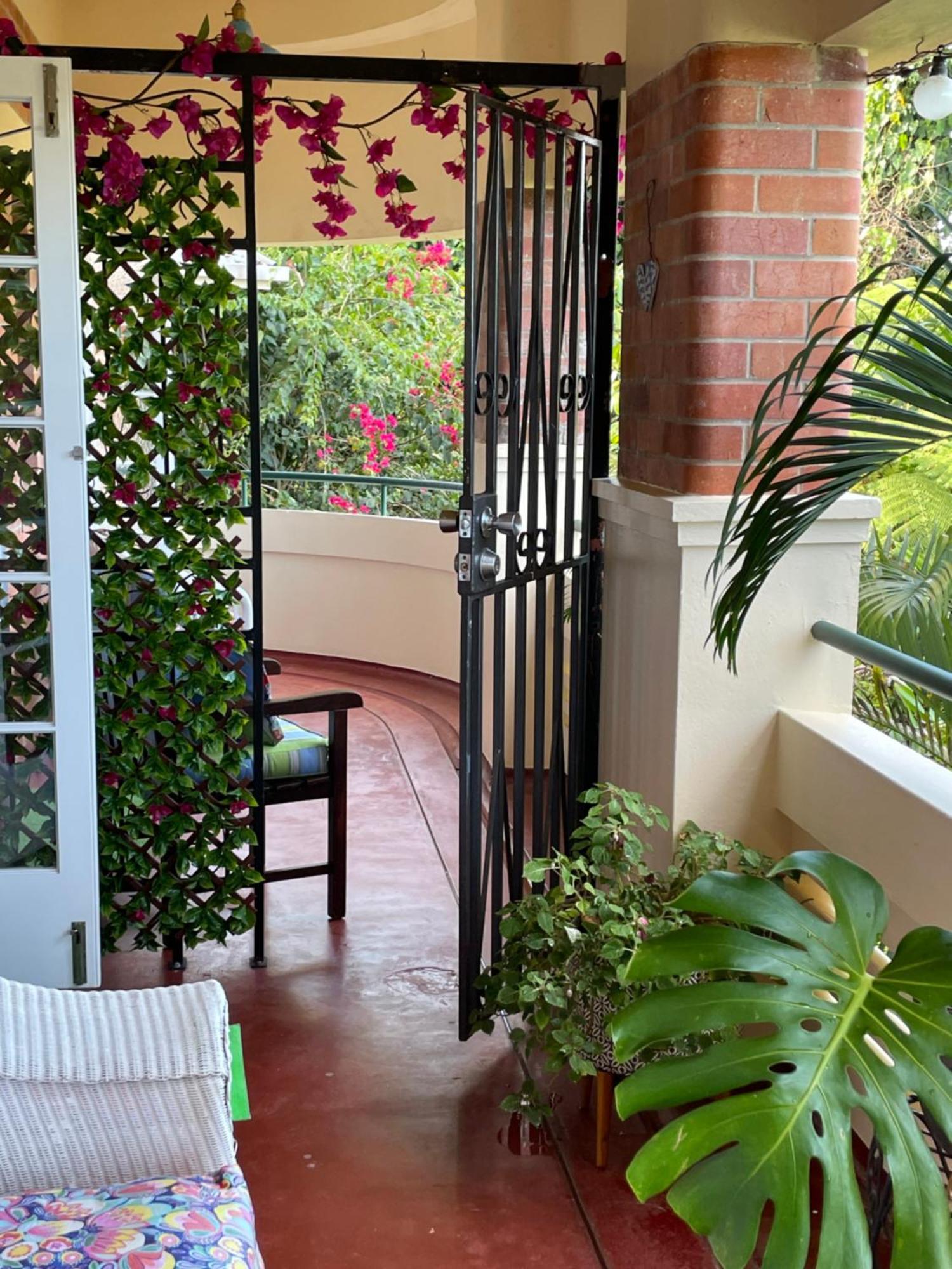 Babinda Quarters Hotel Bagian luar foto