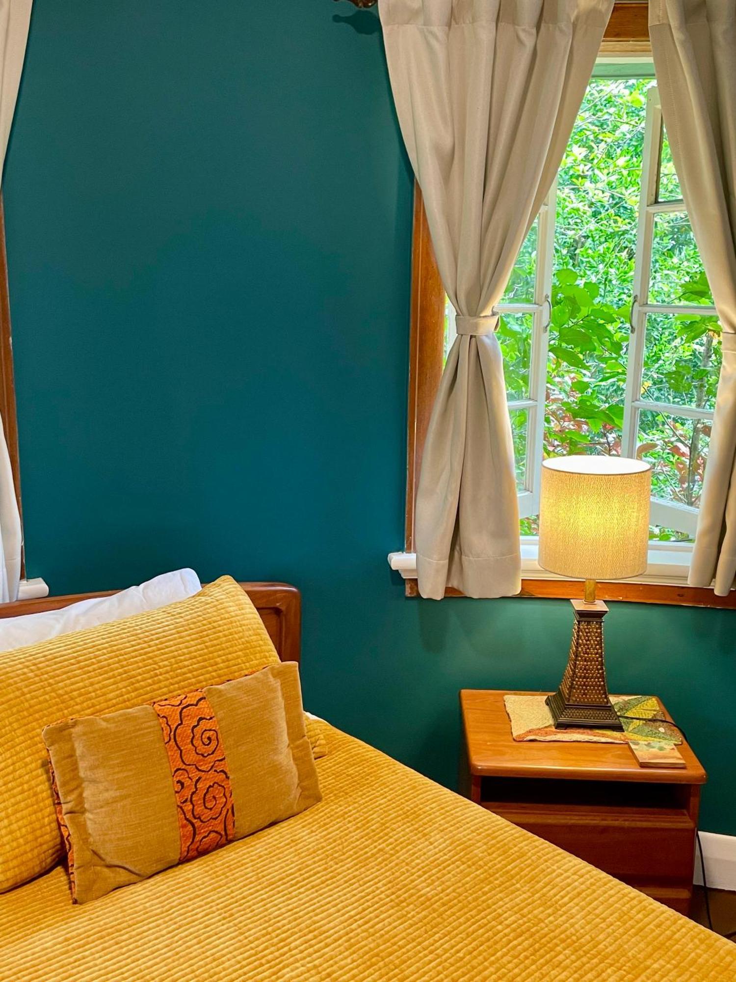 Babinda Quarters Hotel Bagian luar foto