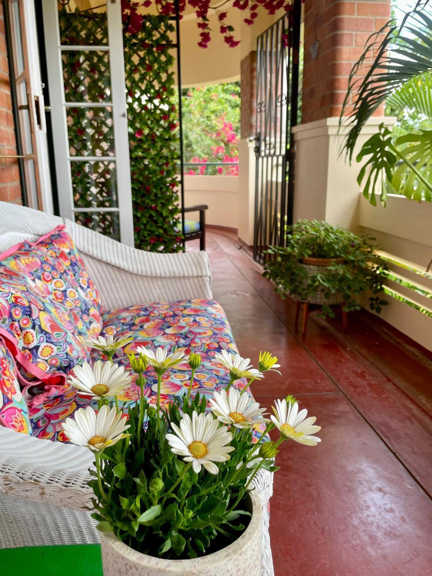 Babinda Quarters Hotel Bagian luar foto