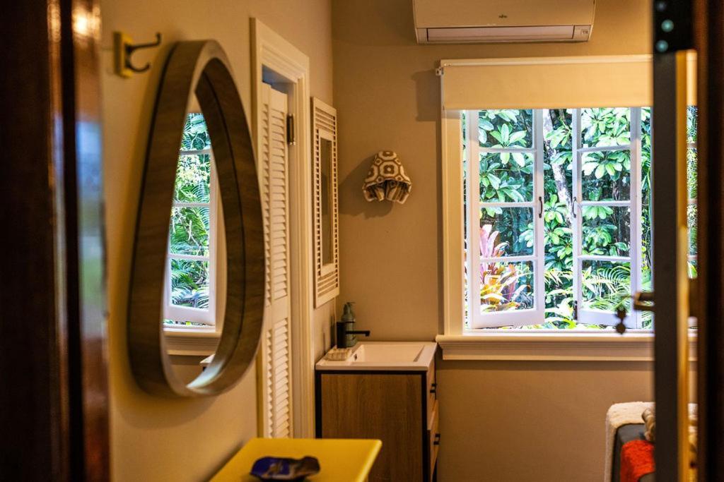 Babinda Quarters Hotel Bagian luar foto