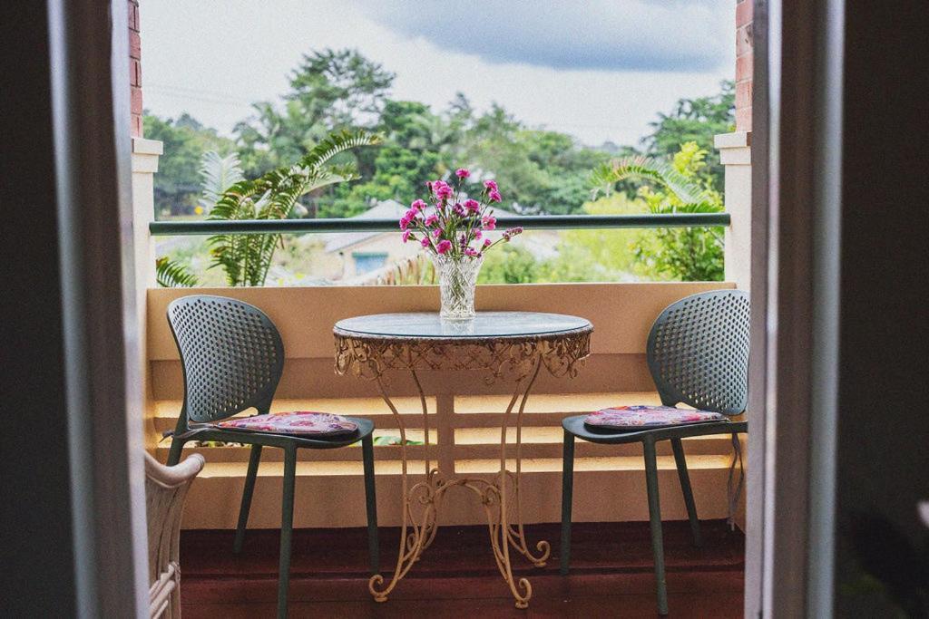 Babinda Quarters Hotel Bagian luar foto
